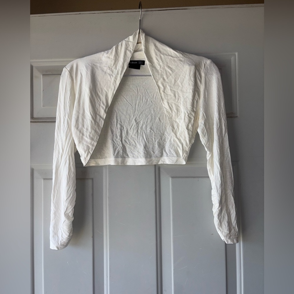 Amelie Boutik white shrug cardigan size S